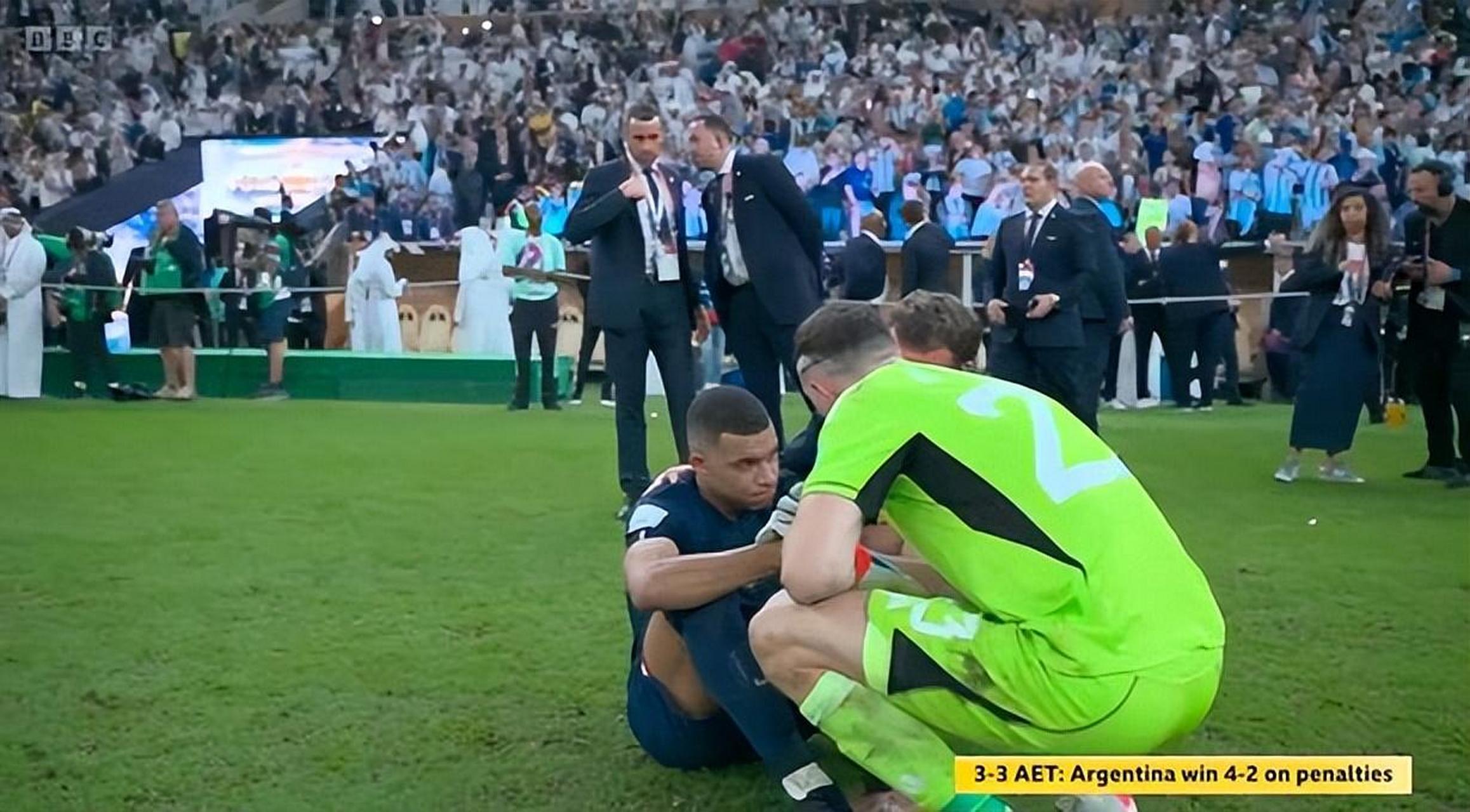 姆巴佩赛事官方发布赛事规则更新新规，老鹰争议不断！